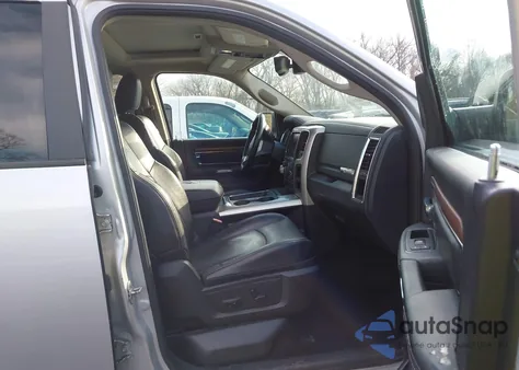 2016 Ram 1500 Laramie из США, поврежденный, VIN 1C6RR7NT4GS147064